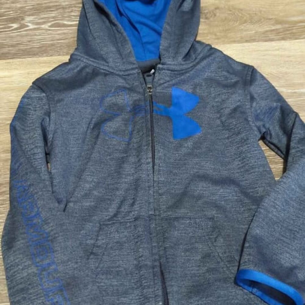 Under armour boys size 4 zip‎ up hoodie